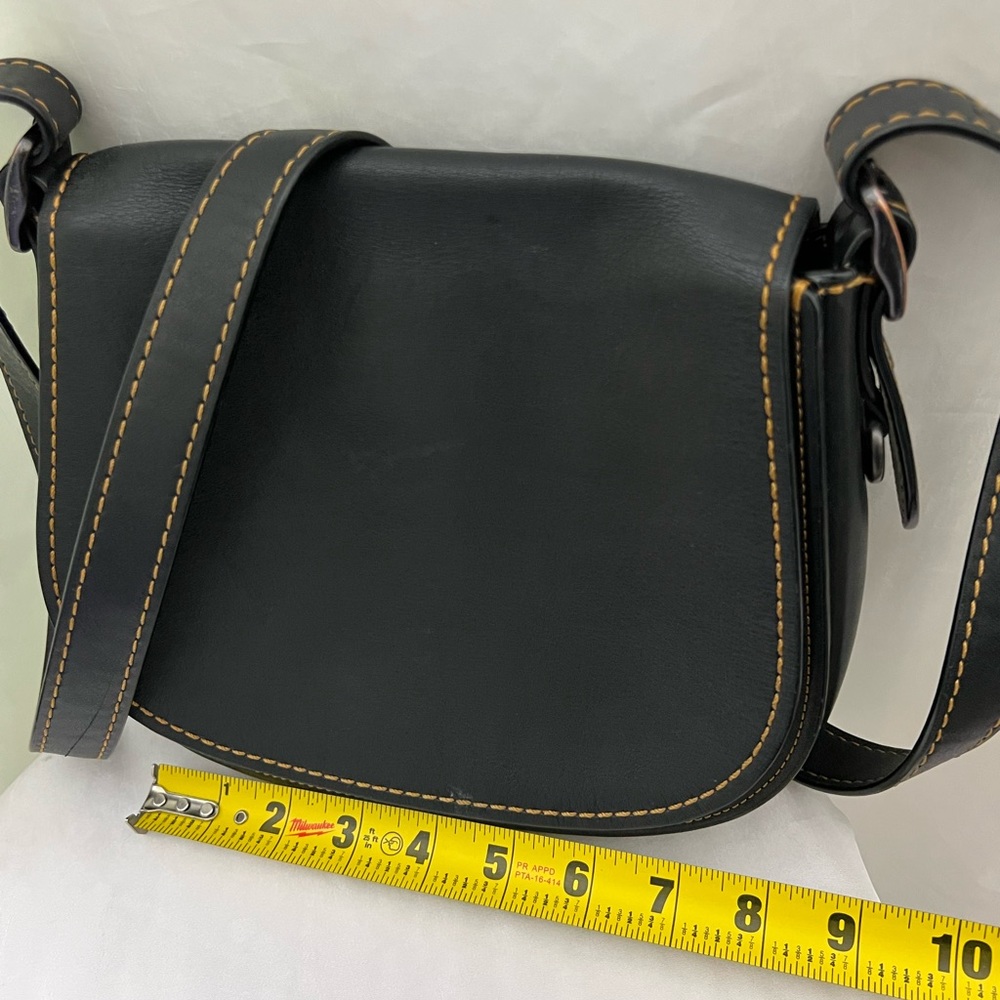 Classic Black Leather Saddle Crossbody Bag - Picture 4 of 12